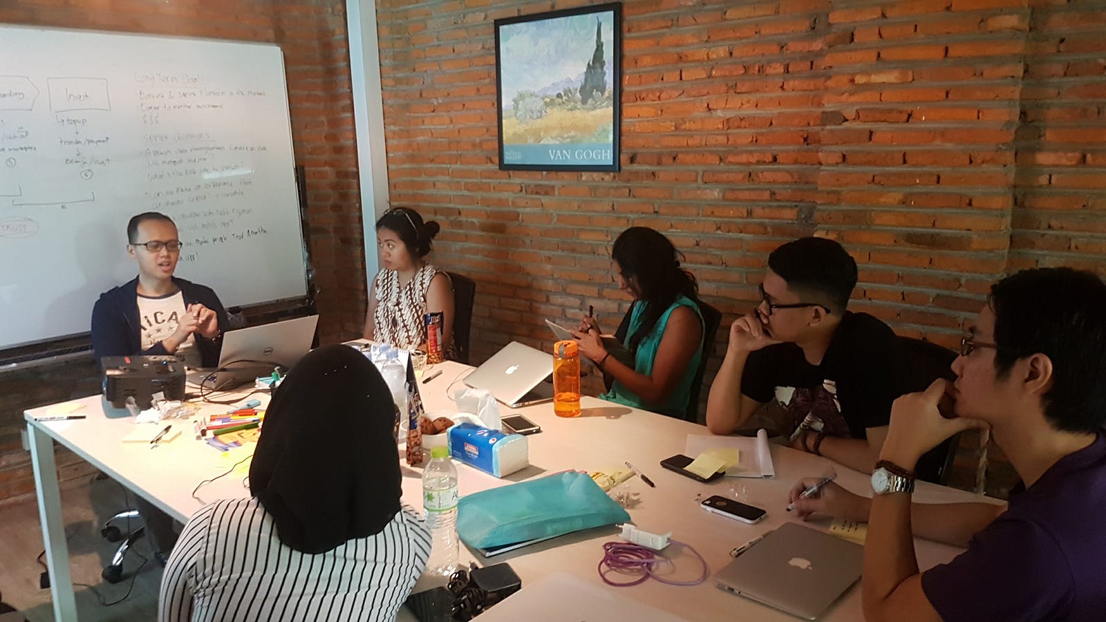 Cross-functional team participating in the Amartha Design Sprint